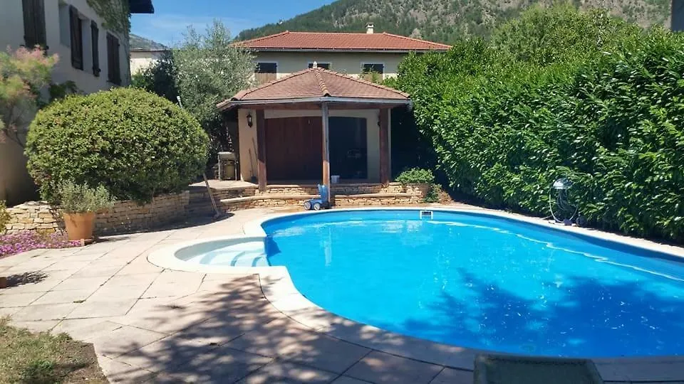 Au Paradis Des Grillons Espinasses 0*,  France