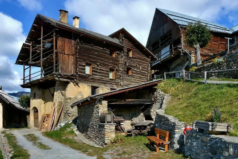 Au Paradis Des Grillons Espinasses